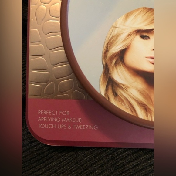 Paris‎ Hilton suction cup 12X magnifying mirror new - Picture 10 of 11